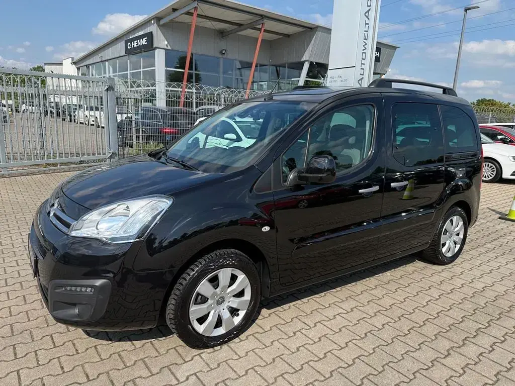 Gebraucht Citroën Berlingo SELECTION 99 PS (72 kW) 2017 Lack onyx schwarz/deckende lac Van / Kleinbus