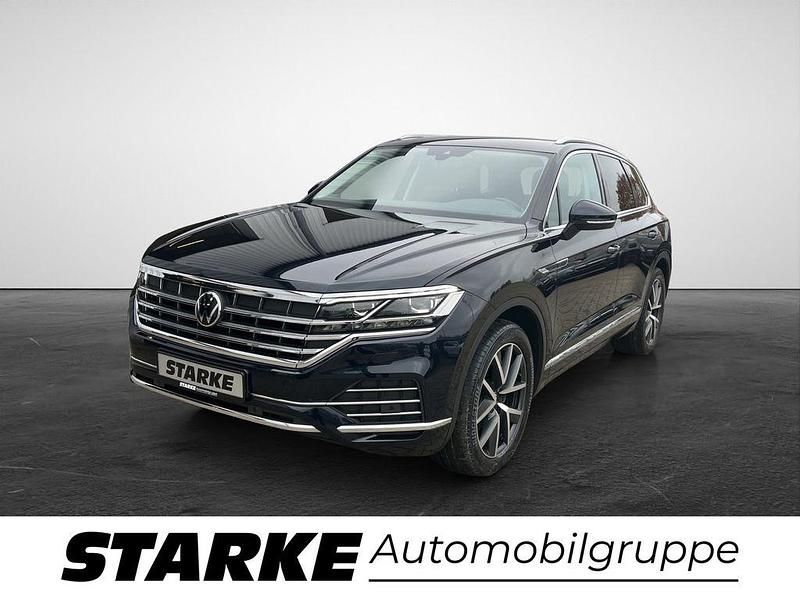 Blau (moonlight blue perleffekt) Gebraucht 2021 VW Touareg Elegance SUV | 44.930 € (Guter Preis) - Bild 1/4