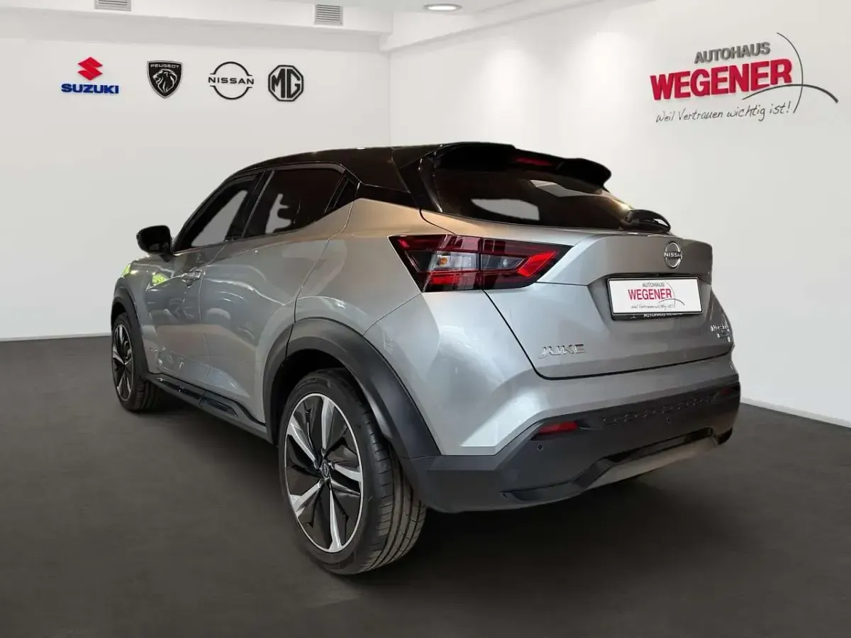 Gebraucht Nissan Juke 143 PS (105 kW) 2024 Silver m/black p SUV