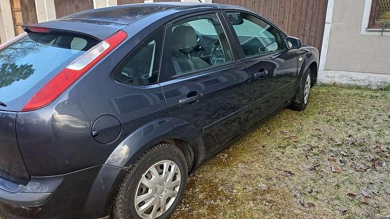 Gebraucht Ford Focus Style 125 PS (91 kW) 2008 Grau Limousine