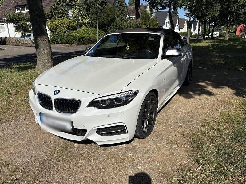 Weiß Gebraucht 2017 BMW M240 M Sport Cabrio | 33.333 € (Fairer Preis) - Bild 1/4