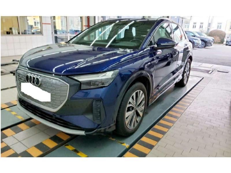 Gebraucht Audi Q4 e-tron Advanced 150 kW (204 PS) 2023 Navarrablau metallic SUV