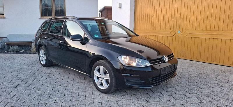 Schwarz Gebraucht 2016 VW Golf VII Comfortline Kombi | 8.999 € (Guter Preis) - Bild 1/4