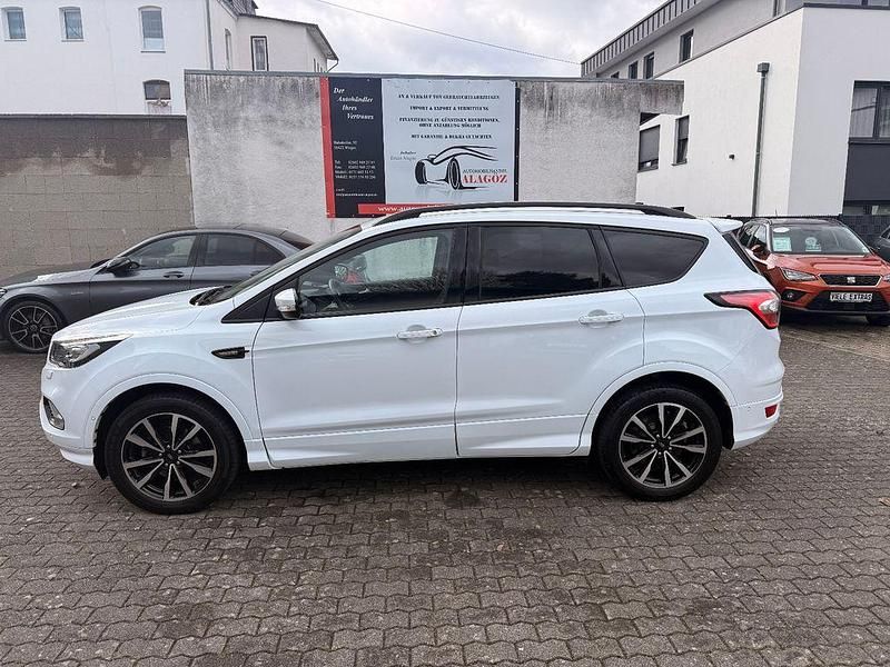 Gebraucht Ford Kuga ST-Line 150 PS (110 kW) 2018 Weiß SUV