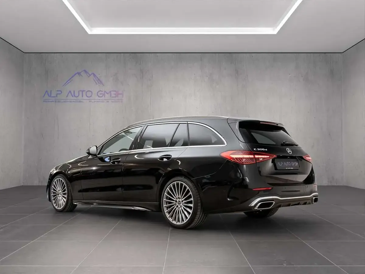 Gebraucht Mercedes C300 AMG 265 PS (194 kW) 2022 Schwarz Limousine