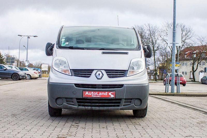 Gebraucht Renault Trafic 114 PS (83 kW) 2012 Silber Van / Kleinbus
