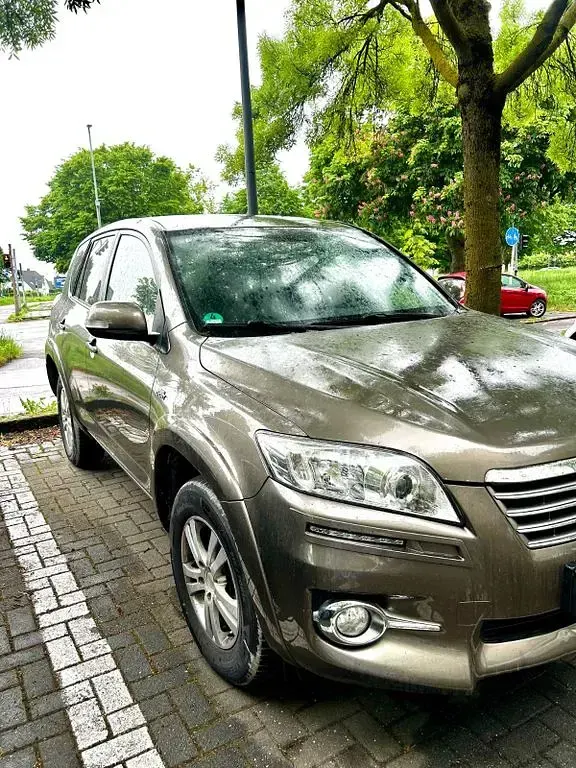 Gebraucht Toyota RAV4 Executive 177 PS (130 kW) 2011 Braun SUV