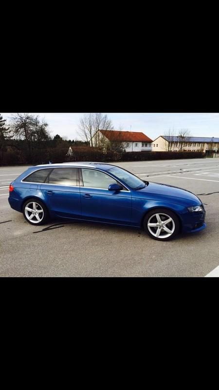 Gebraucht Audi A4 163 PS (119 kW) 2010 Blau Kombi
