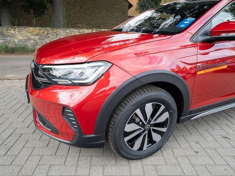 Gebraucht VW Taigo Move 110 PS (80 kW) 2024 Rot (kings red metallic) SUV