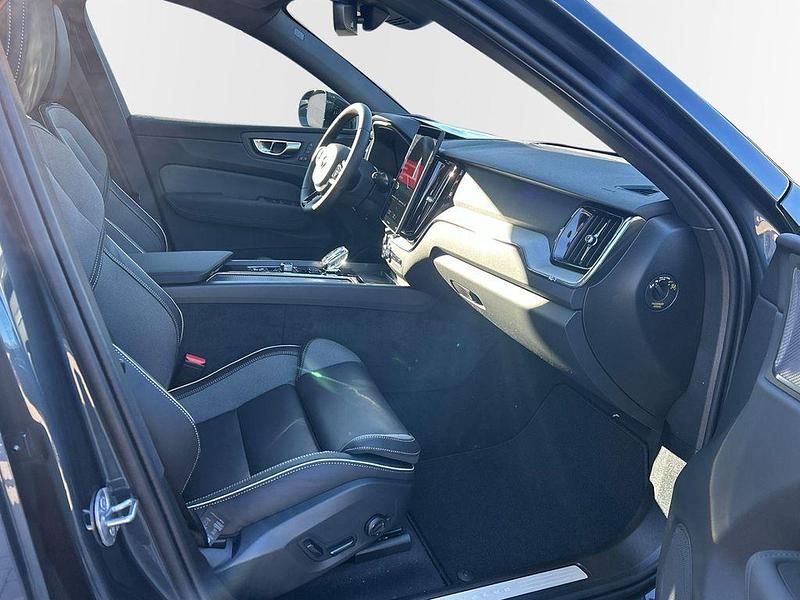 Neu Volvo XC60 Plus 250 PS (183 kW) 2025 Metallic (blau SUV