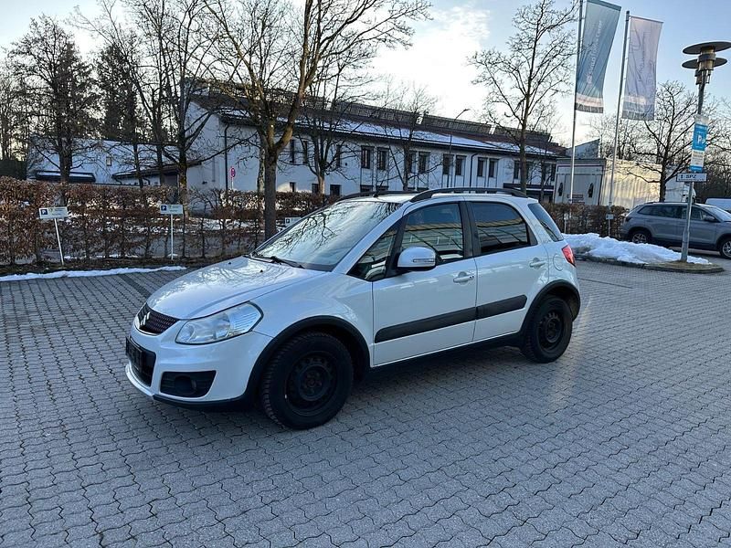 Gebraucht Suzuki SX4 Style 135 PS (99 kW) 2013 Weiß Kleinwagen