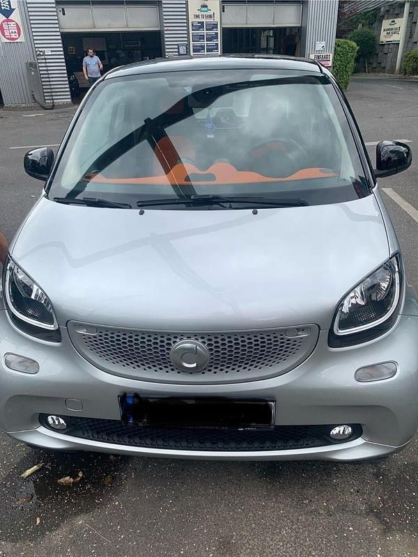Silber Gebraucht 2015 Smart ForTwo Coupé Passion Coupé | 9.400 € (Guter Preis) - Bild 1/4