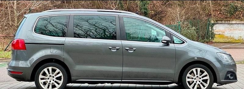 Silber Gebraucht 2012 Seat Alhambra Van / Kleinbus | 11.300 € (Guter Preis) - Bild 1/4