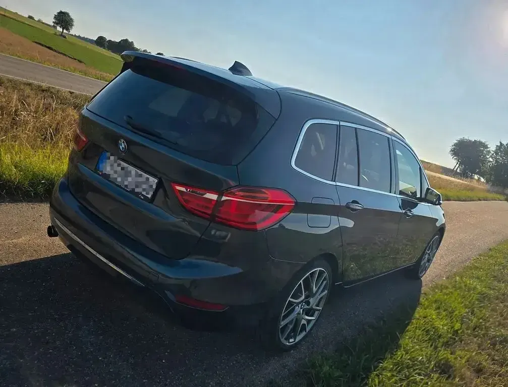 Gebraucht BMW 218 Gran Tourer Luxury Line 150 PS (110 kW) 2016 Blau Van / Kleinbus