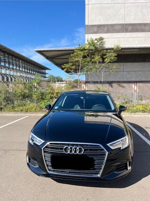 Schwarz Gebraucht 2019 Audi A3 Sport Limousine | 15.500 € (Fairer Preis) - Bild 1/4