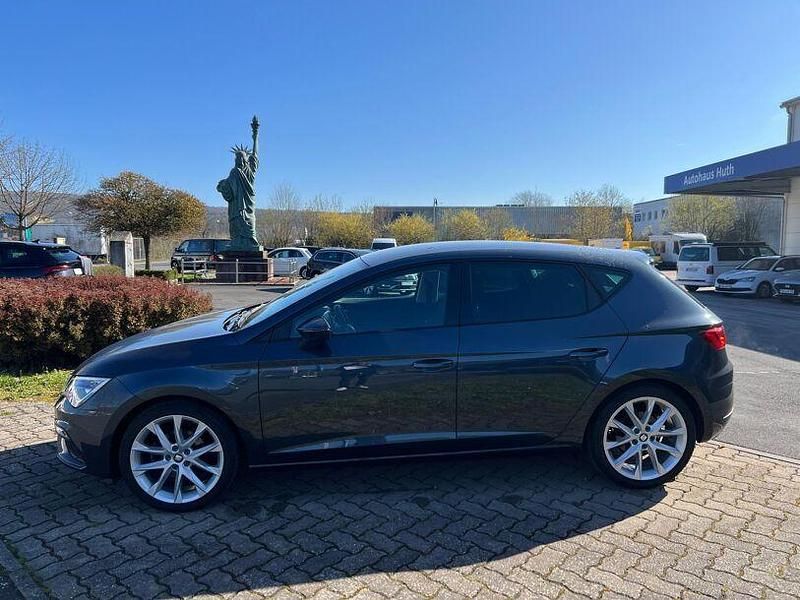 Gebraucht Seat Leon FR 131 PS (96 kW) 2019 Magneticgraumet. Limousine