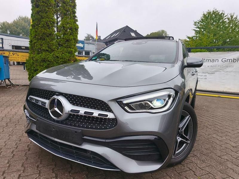 Grau Gebraucht 2020 Mercedes GLA250 AMG SUV | 35.490 € (Fairer Preis) - Bild 1/4