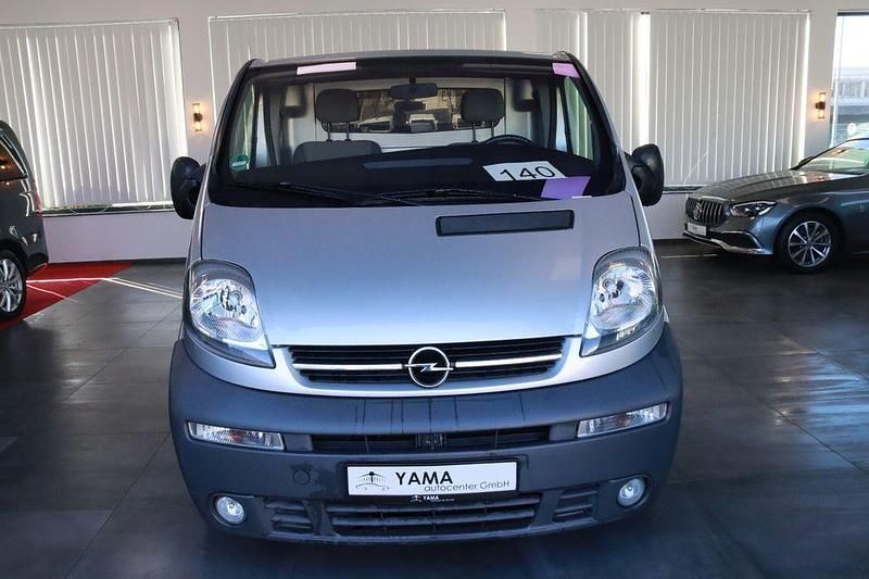 Gebraucht Opel Vivaro 101 PS (74 kW) 2002 Silber Van / Kleinbus