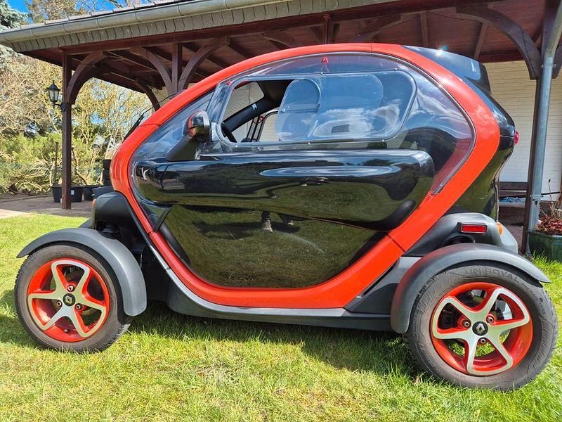 Gebraucht Renault Twizy 13 kW (18 PS) 2021 Schwarz Kleinwagen