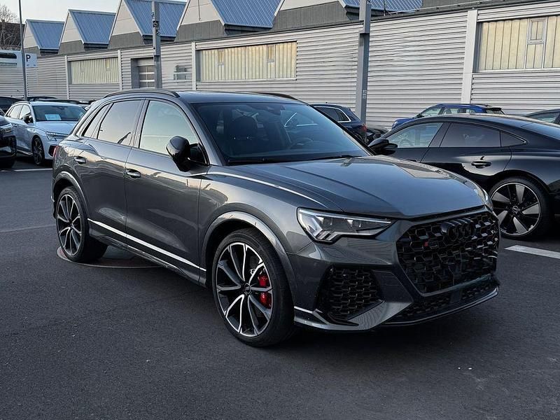 Grau Gebraucht 2021 Audi RS Q3 Ambiente SUV | 51.200 € (Fairer Preis) - Bild 1/3