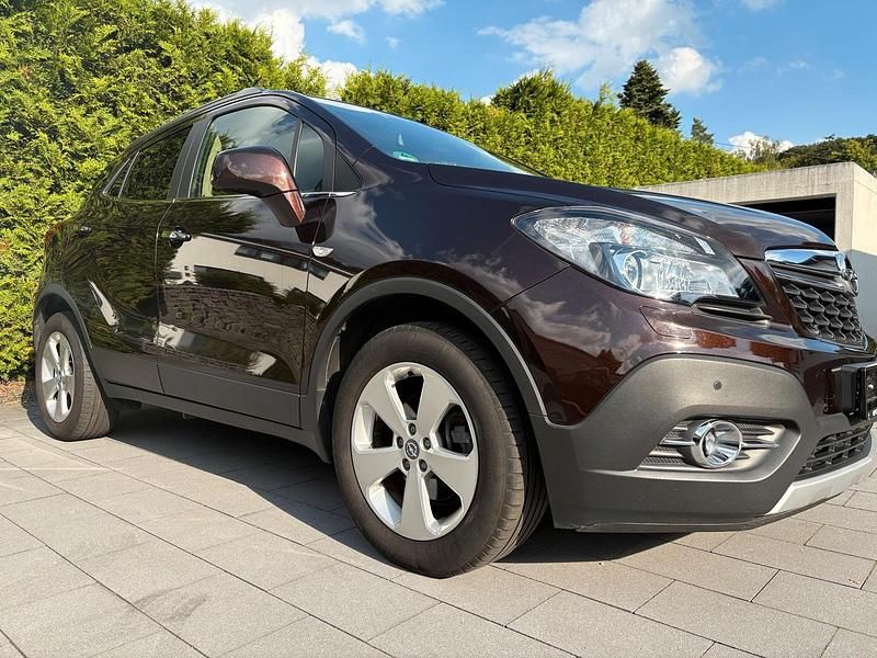 Braun Gebraucht 2013 Opel Mokka SUV | 8.990 € (Fairer Preis) - Bild 1/4