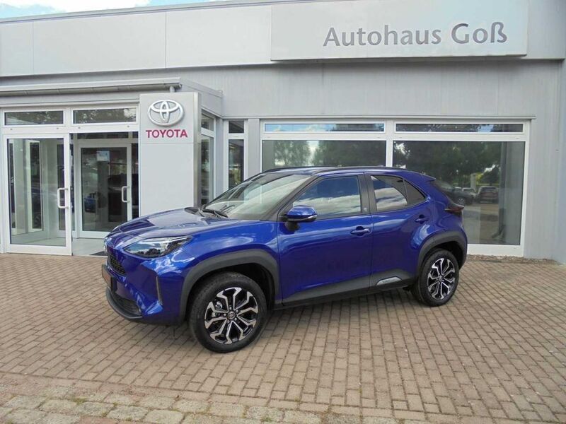 Blau Neu 2024 Toyota Yaris Cross Team SUV | 31.544 € (Fairer Preis) - Bild 1/4