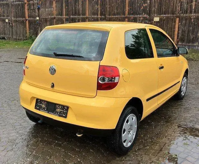 Gebraucht VW Fox 54 PS (39 kW) 2005 Gelb Kleinwagen