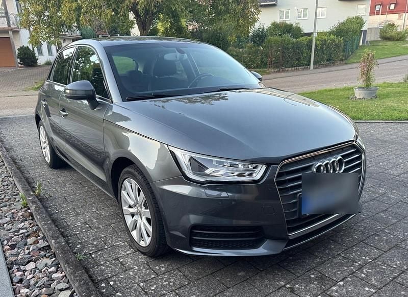 Grau Gebraucht 2016 Audi A1 Kleinwagen | 9.900 € (Fairer Preis) - Bild 1/4