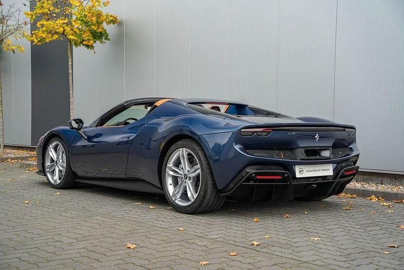 Gebraucht Ferrari 296 829 PS (609 kW) 2025 Blau Cabrio