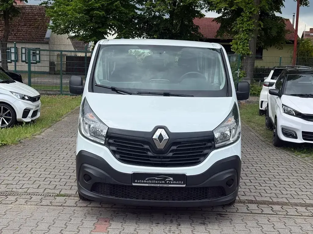 Gebraucht Renault Trafic Expression 125 PS (91 kW) 2018 Weiß Van / Kleinbus