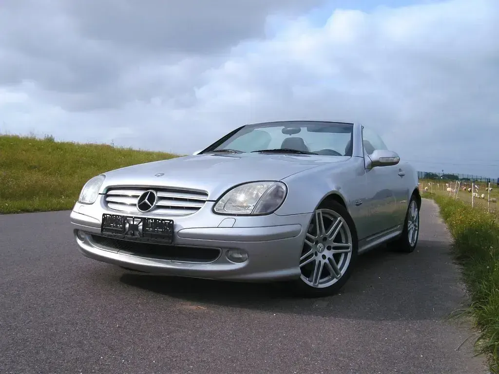 Second-hand Mercedes SLK200 163 CP (119 kW) 2002 Argintiu Cabrio