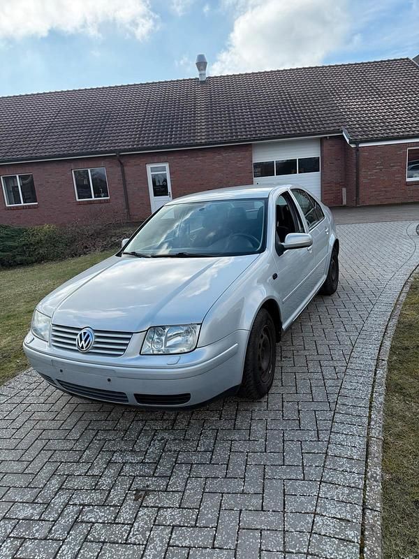 Gebraucht VW Bora 101 PS (74 kW) 1999 Silber Limousine