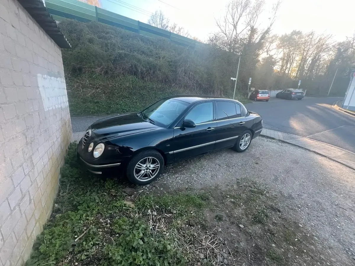 Gebraucht Kia Opirus 203 PS (149 kW) 2005 Schwarz Limousine