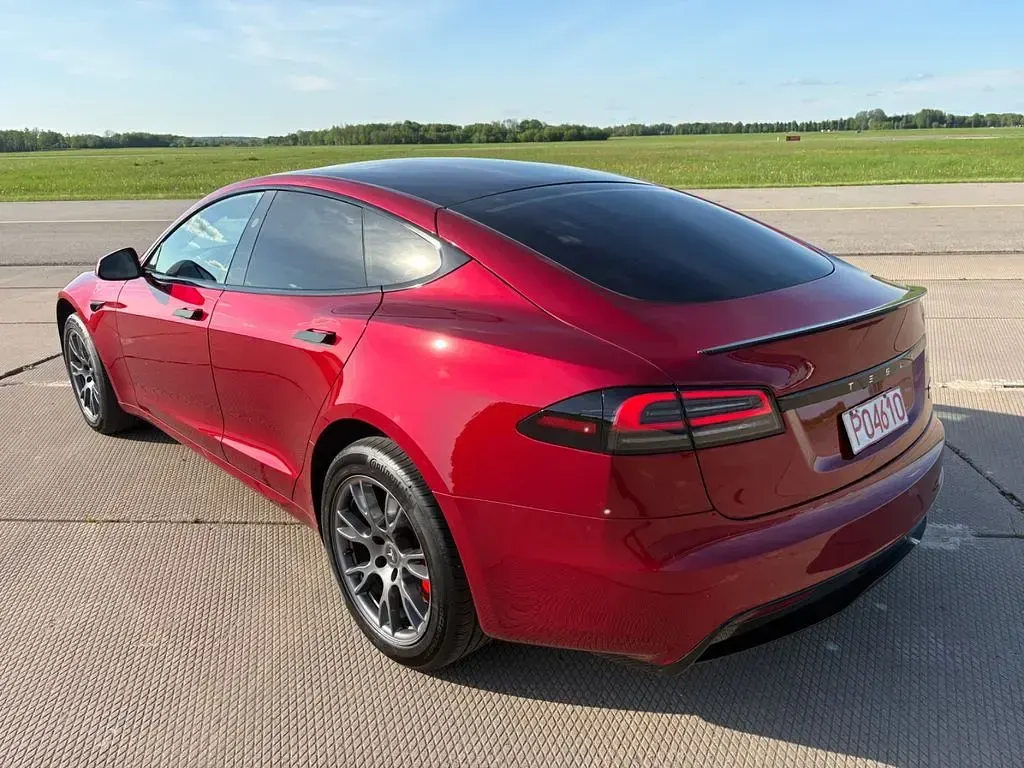 Gebraucht Tesla Model S Plaid 759 kW (1033 PS) 2023 Rot Kleinwagen