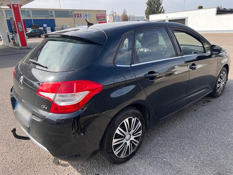 Gebraucht Citroën C4 92 PS (67 kW) 2011 Schwarz Limousine