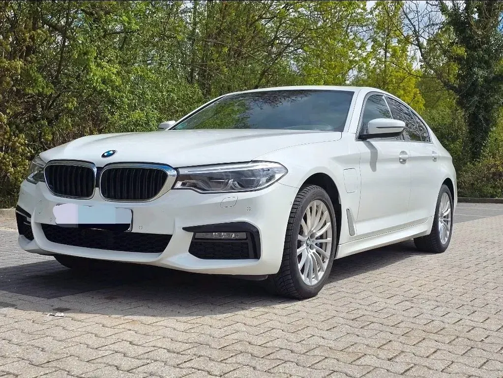 Używany BMW 530e iPerformance 252 KM (185 kW) 2019 Biały Sedan/Limuzyna