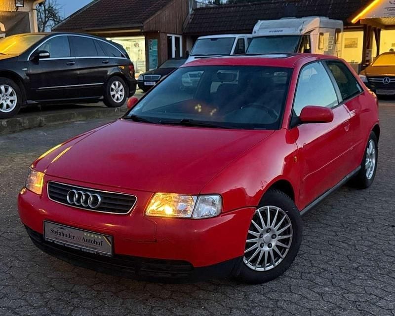 Gebraucht Audi A3 Attraction 110 PS (80 kW) 1998 Rot Kleinwagen