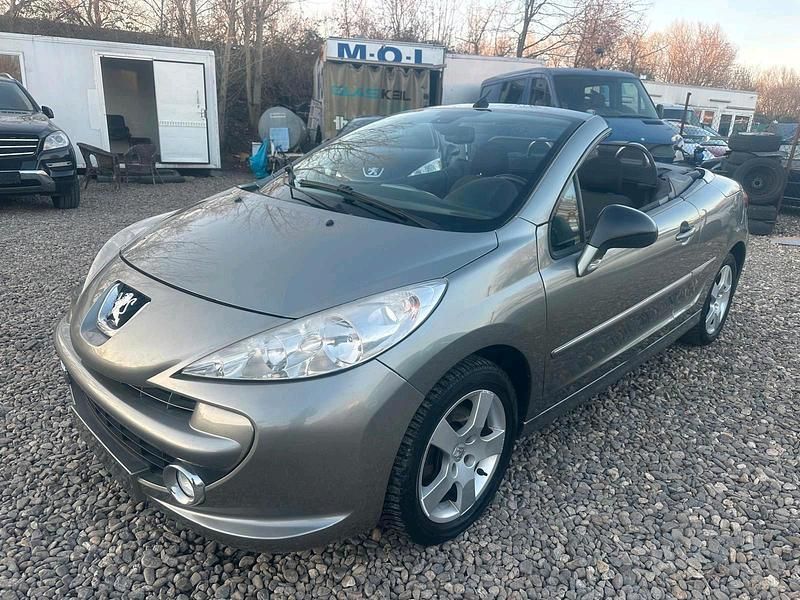 Grau Gebraucht 2009 Peugeot 207 CC Cabrio | 2.550 € - Bild 1/4