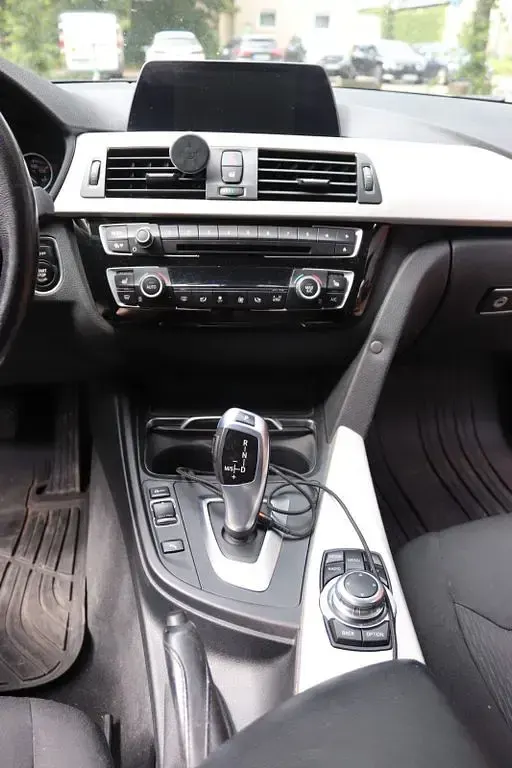 Gebraucht BMW 318 150 PS (110 kW) 2017 Silber Kombi