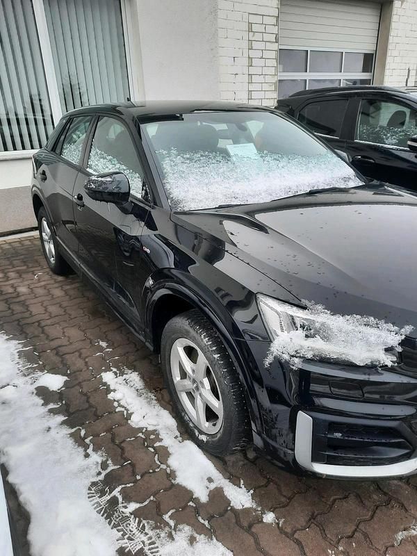 Gebraucht Audi Q2 Design 116 PS (85 kW) 2018 Mythosschwarz metallic SUV