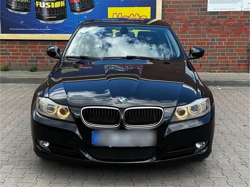 Gebraucht 2012 BMW 318 Limousine | 3.900 € (Superpreis) - Bild 1/4