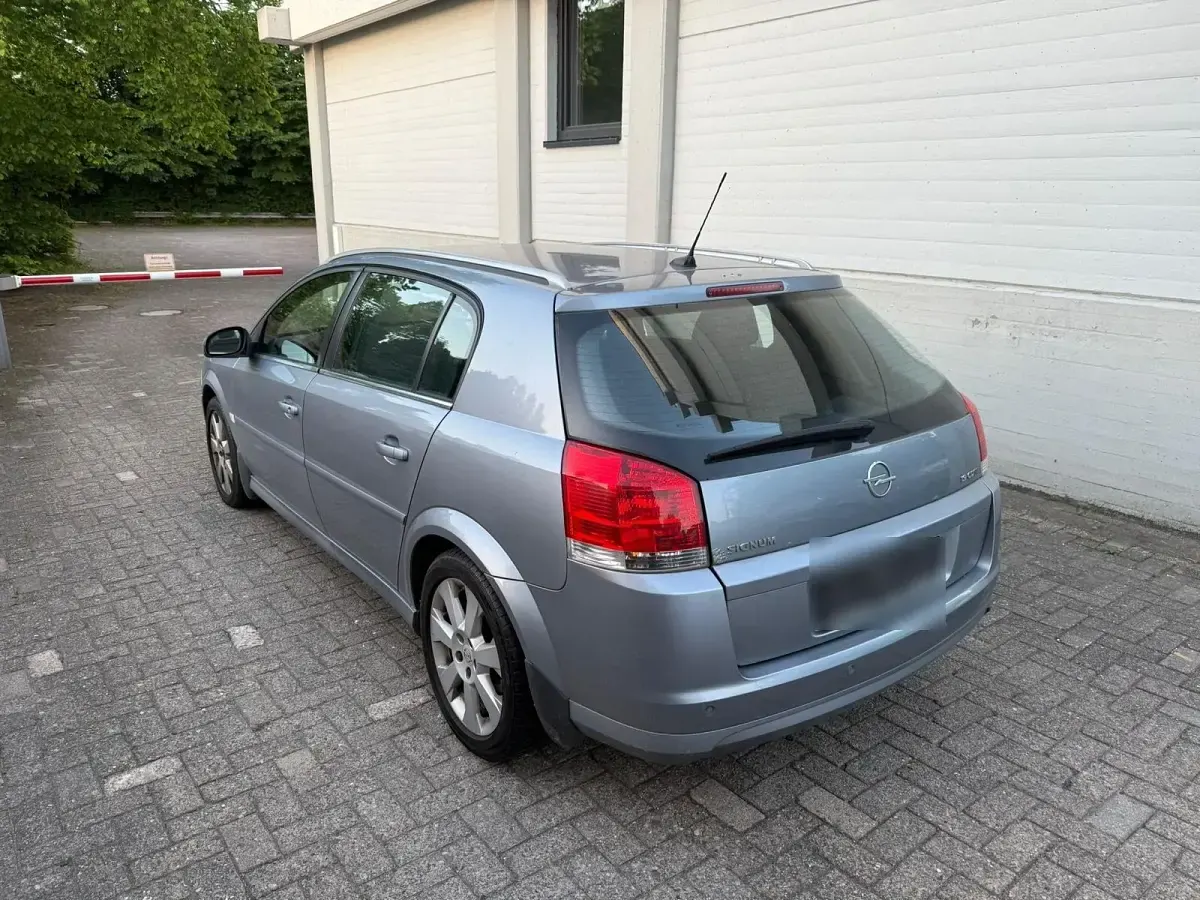 Używany Opel Signum 150 KM (110 kW) 2007 Szary Hatchback