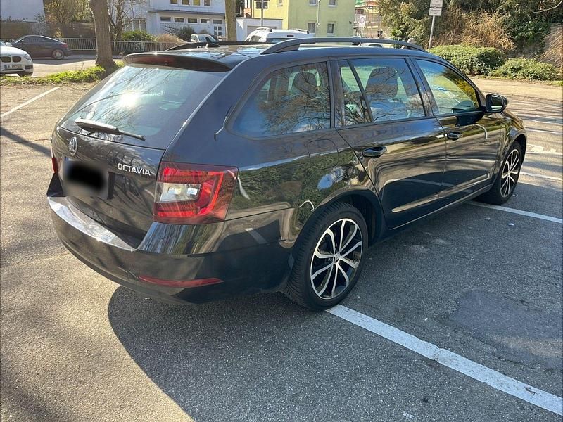 Gebraucht Skoda Octavia Soleil 150 PS (110 kW) 2019 Schwarz Kombi