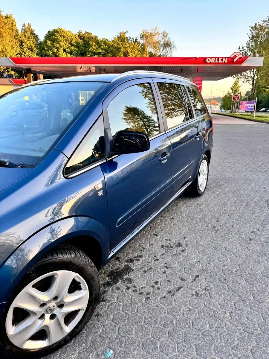 Gebraucht Opel Zafira 140 PS (102 kW) 2010 Blau Van / Kleinbus