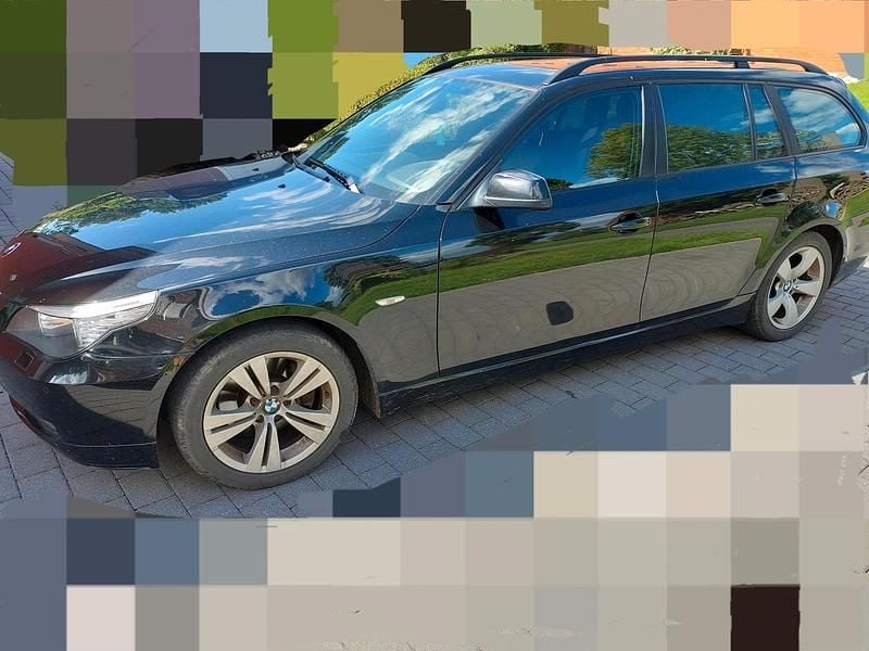 Gebraucht BMW 530 235 PS (172 kW) 2010 Schwarz Kombi