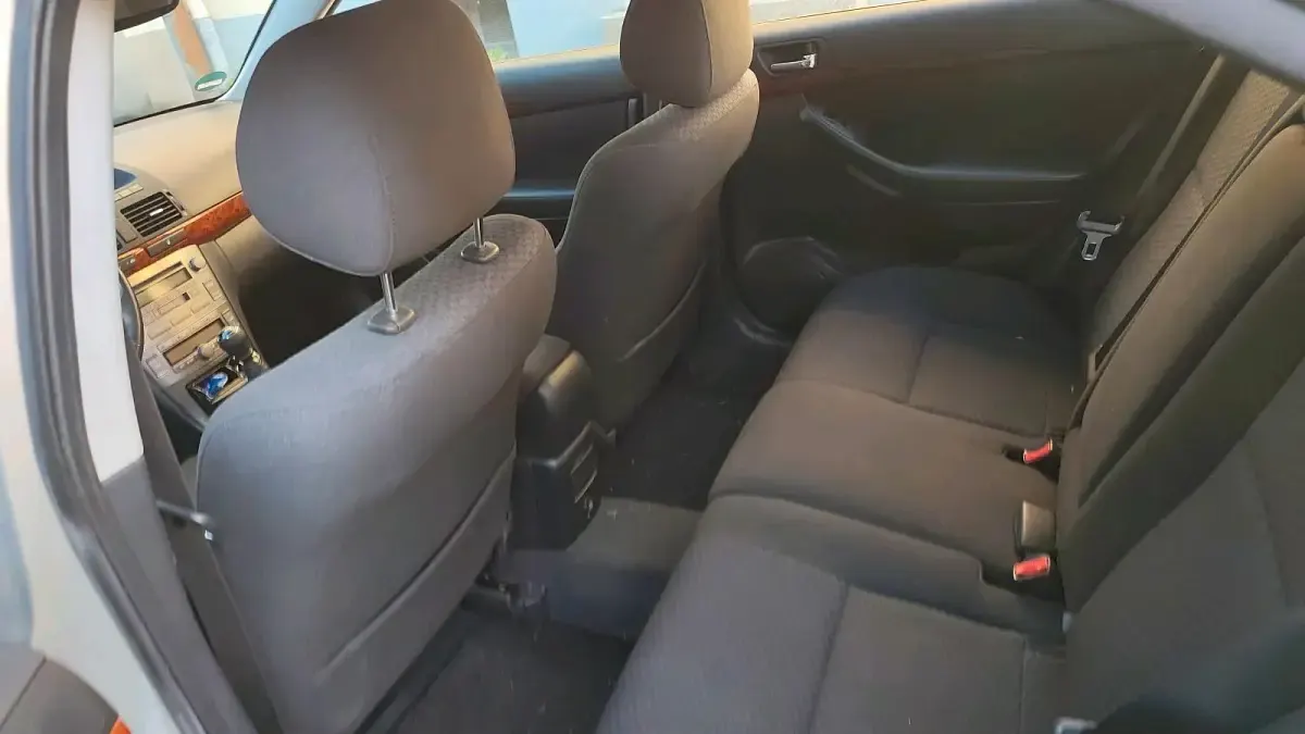 Gebraucht Toyota Avensis 177 PS (130 kW) 2006 Grün Limousine