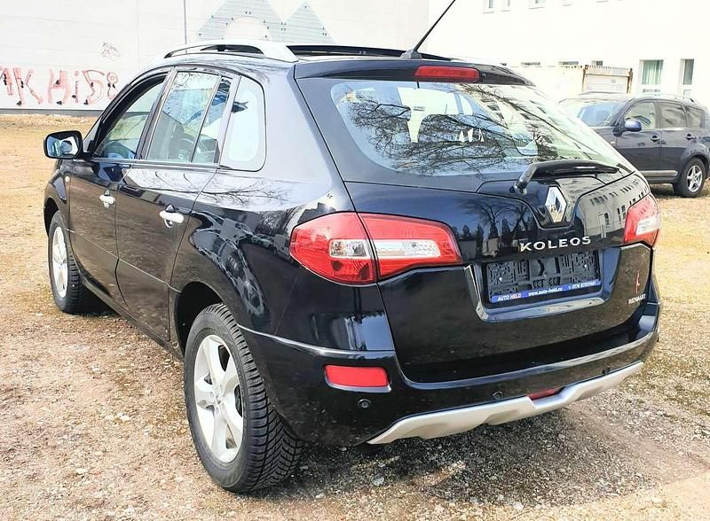 Używany Renault Koleos Dynamique 150 KM (110 kW) 2010 Czarny SUV