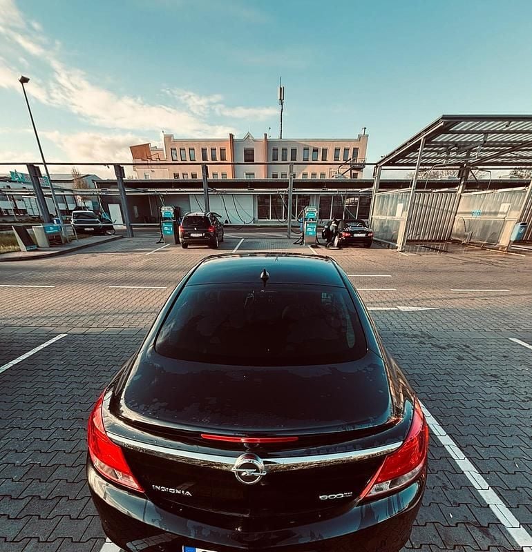 Gebraucht Opel Insignia 170 PS (125 kW) 2012 Silber Limousine