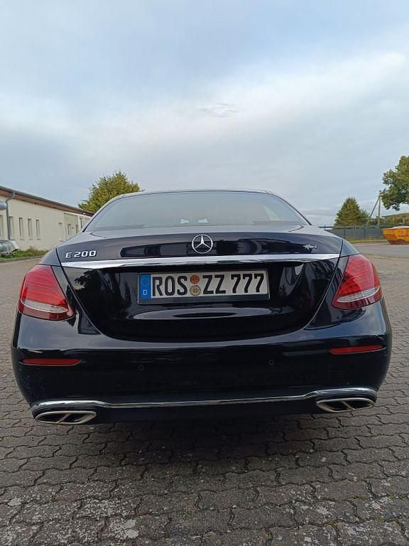Gebraucht Mercedes E200 Avantgarde 184 PS (135 kW) 2016 Schwarz Limousine