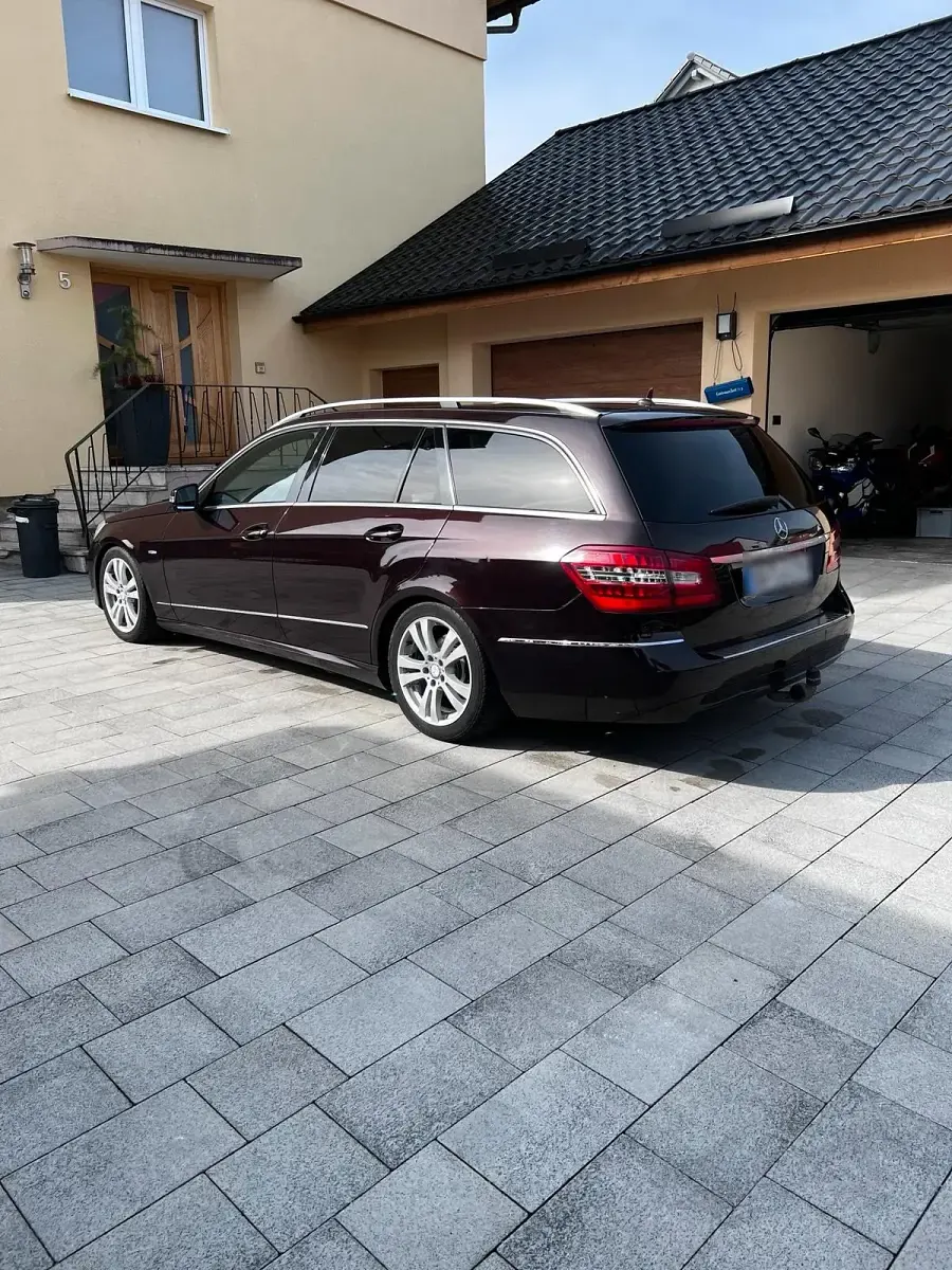 Gebraucht Mercedes E250 Avantgarde 204 PS (150 kW) 2010 Braun Kombi